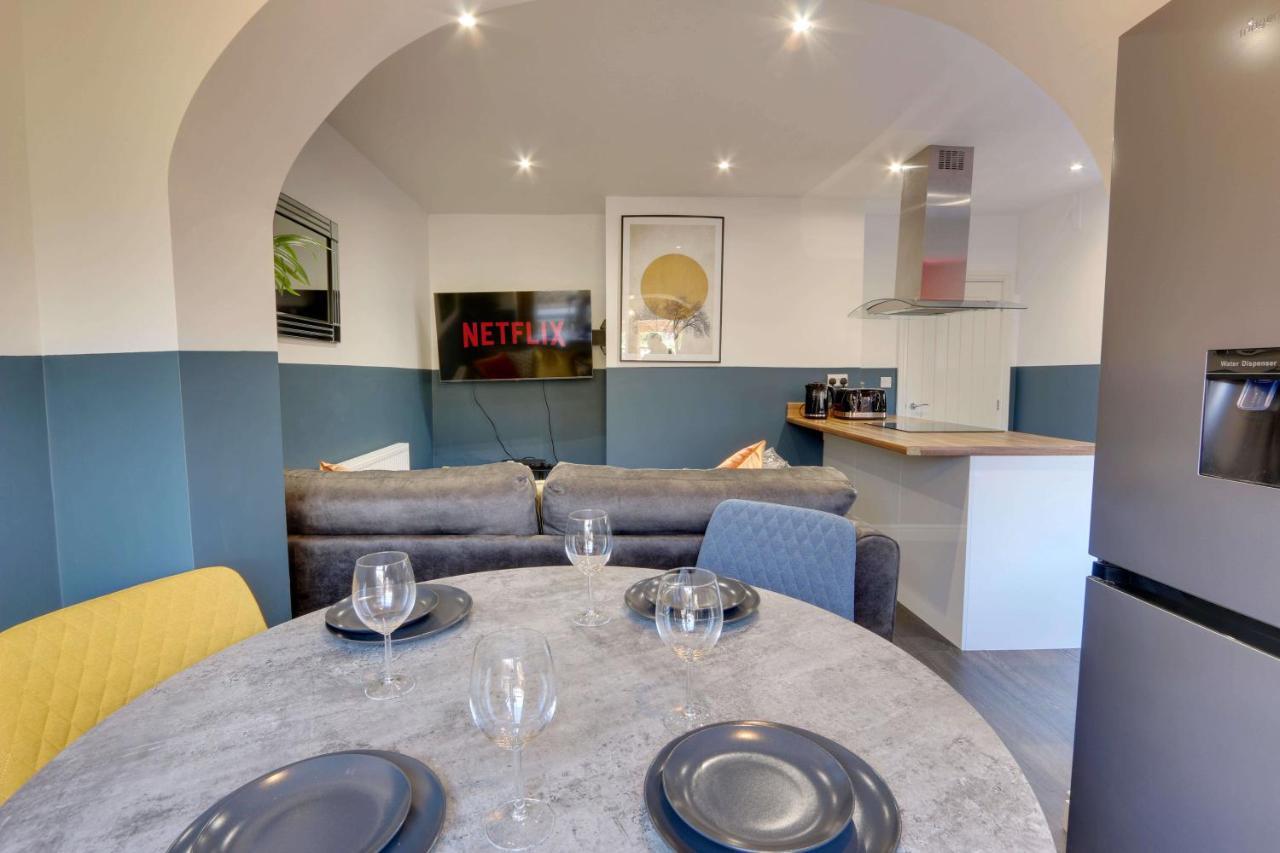 #Upmarket, Exceptional 4 Bed House, With Free Parking, Close To Amenities And Supermarkets Sheffield Exterior foto